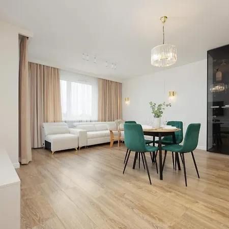 Elegant Koscieszow In With Parking By Renters Варшава