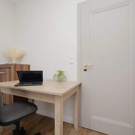 Elegant Koscieszow In With Parking By Renters דירה