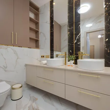 Elegant Koscieszow In With Parking By Renters * ורשה